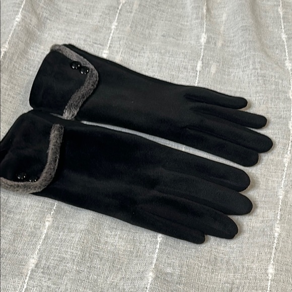 Black Winter Gloves Women Velvet Feel w/ Tech Finger Tips & Grey Accent Button - Picture 8 of 8